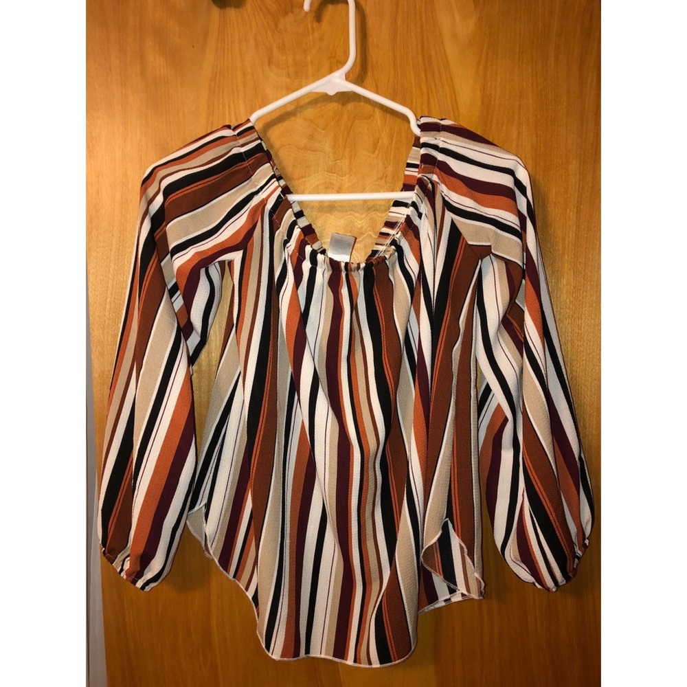 Windsor’s Off the shoulder Top